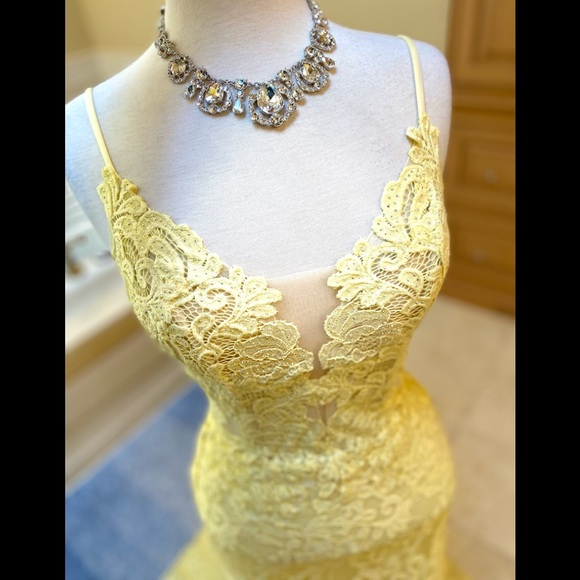 NWT La Femme Gorgeous Pale Yellow Sexy Rhinestone Encrusted Lace Hi Slit Gown 4 - Picture 4 of 15